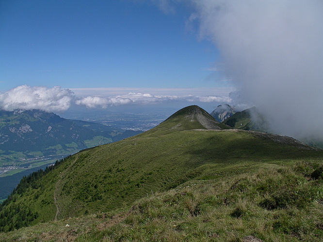 Quellwolken nähern sich dem Grat Fotos hikr org