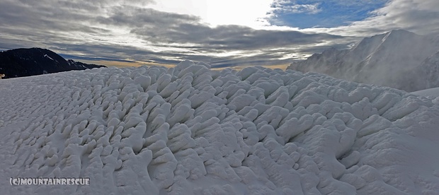 Spektakuläre Formationen im Bereich der Schneekanone