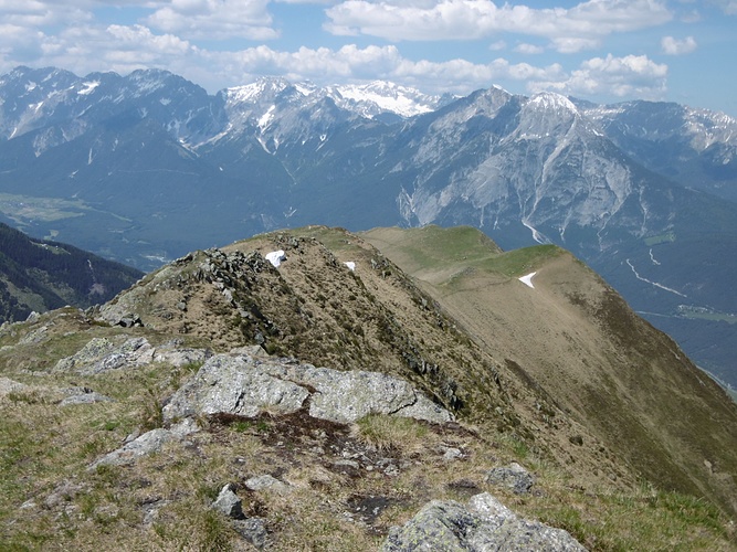 Schöne Wanderung über den Bergkamm Rückblick Fotos hikr org