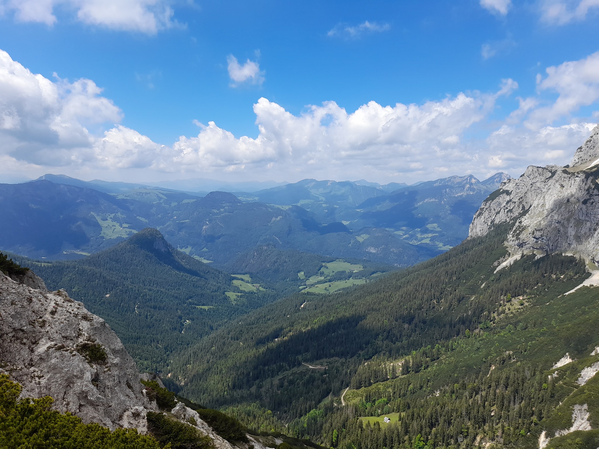 Schöner Blick ins Tal Fotos hikr org