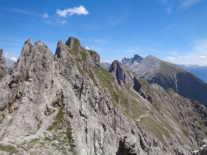 Der Freiungen Höhenweg eröffnet schöne Nah und hikr org