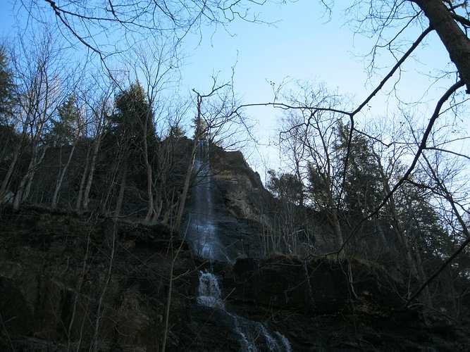 Der Wasserfall Von Unten Gesehen Fotos Hikr Org