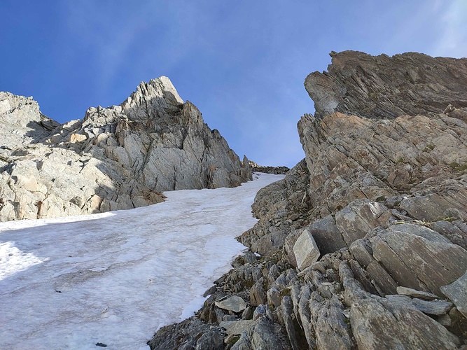 Ecco Il Canale Da Salire Sotto La Vetta Fotos Hikr Org