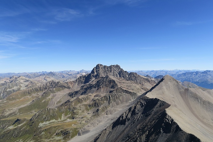 Der Gratverlauf Zum Piz Blaisun Fotos Hikr Org