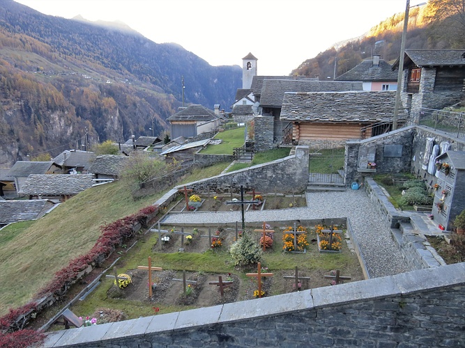 Il Cimitero E La Chiesa Di Landarenca Fotos Hikr Org