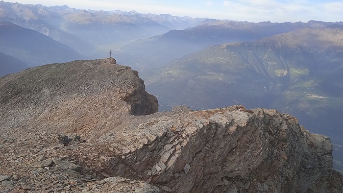 Blick Zum Viel Tiefer Liegenden Gipfelkreuz Fotos Hikr Org