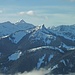 Zoom über Teufelstättkopf und Laubeneck zur Kreuzspitze.