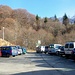 L'affollato parcheggio all'Alpe Blizz