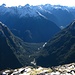 Vogelperspektive im Abstieg: das Tal Richtung Milford Sound