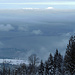 Gipfel erreicht, Blick auf den Zürichsee mit Seedamm und Rapperswil-Jona.