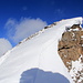 Blick vom Skidepot (Ausstieg Klettersteig) zum Gipfelaufbau und dem Fussaufstieg