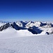 Gipfelaussicht von der Äbeni Flue (3962m) nach Westen zum Mittaghorn (3892m), zur Blüemlisalpgruppe und bis zum Mont Blanc (4808,7m).