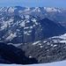 Chrüz (2195,7m): Die phantastische Aussicht nach Westen ins Tal der Landquart und zu den Gipfeln der Calanda- und Pizol- und Ringelspitzgruppe.
