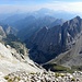 Rückblick ins Val Ombretta, mit Fonch de Ombretta-links und Monte Fop-rechts, Pelmo und Civetta im Hintergrund.