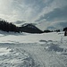 Nach der Pause vor der Riesenhütte: die einzigen Sonnenstrahlen des Tages. Da muss gleich die Skibrille raus, leider nur für 2 Minuten.... war trotzdem schee!!