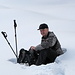 am besten gräbt man sich zum Sitzen einen Platz im Schnee