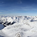 Ca. 210 Grad Panorama Richtung NW vom Gipfel des Piz Pischa.<br />Das Panorama reicht von den Tessiner- über die Berner Alpen zum Alpstein und weit nach Österreich hinein, dann verdeckt der Kesch-Klotz die Aussicht :-)