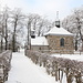 Fischbachkapelle (Chap. Fischbach, 23.01.2013) - Die Kapelle befindet sich ebenfalls in der Nähe von Baraque Michel. Benannt ist sie nach Henry Fischbach, Fabrikant aus Malmedy, der die Kapelle 1831 errichten ließ.