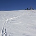 Bei meiner Ankuft auf dem Piz Danis (2497m) stehen schon einige Snowboarder auf dem Gipfel die über Nordgrat vom Skigebiet her aufgestiegen waren.
