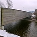 Die neue Obermattbrücke hat 2007 die alte von 1903 abgelöst. Sie ist heute noch eine Holzkonstruktion, wie ich sie im Toggenburg schon gesehen habe. Mit einer speziellen Hydraulik kann sie bei Hochwasser angehoben werden!