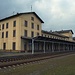 Ebersbach, Bahnhofsgebäude, groß und ungenutzt