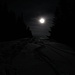 Abfahrtsspur unter Vollmond<br /><br />Traccia di discesa sotto la luna piena
