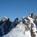 Spitzen des Alpsteins – der Stoss ist über Nacht mit einem bunten Turm gekrönt worden
