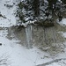 schöne Eisgebilde am Churzeneibach, nahe unseres Start- und Ziel-Punktes
