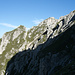 Der Günther.Messner-Steig führt durch und über diese Zacken.