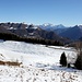 <b>Discesa con percorso libero sulla vastissima Alpe Grande, ancora innevata. </b>