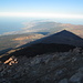 Der riesige Schatten des Teide. Unten sichtbar die "Fortaleza", 2100 m