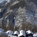 winterliche  Schalb-Hütten (unsere ist die mittlere), oben Brunegghorn
