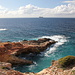An der Mittelmeerküste zwischen Għar Lapsi und Ras il-Ħamrija - Blick zur Felsinsel Filfla.