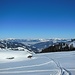 Im Norden erheben sich die Brandenberger Alpen über dem hochnebelbedeckten Inntal