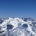 Das riesige Plateau des Schijen teilt St. Galler und Glarner Gipfel