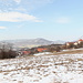 Unterwegs zwischen Sutom und Holý vrch - Rückblick auf den Ort Sutom.