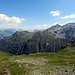 Links der breite Schafboden (2400m), weiter rechts der schlanke Stritkopf (2746m)