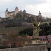 Die Festung Marienberg mit dem Brückenheiligen St. Kilian