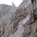 Querung im letzten Drittel des Alpinisteiges - noch ungeklärt: hält der Fels die Leiter oder die Leiter den Fels?