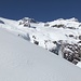 eine herrliche Skitourenarena, deutlich mehr Schnee als im Januar 2009 und beste Bedingungen