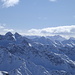 Blick nach Süden, wo Wolken über den Alpenhauptkamm hereindrücken
