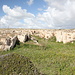 Unterwegs auf der Hochfläche bei Tal-Merħla - Blick in einen ehemaligen Steinbruch, der aus der Römerzeit stammen soll.