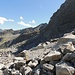 Zuerst versuchte ich den Aufstieg über den Bergrücken im Mittelgrund