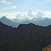 Blick nach Westen. Im Vordergrund der Verbindungsgrat vom Pizzo di Röd zur Cima della Valletta