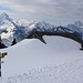 Unglaublich viel Schnee hat es bei der Alphütte Gäudig (1376m).  
