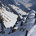 Speer (1950,5m): Tiefblick vom Gipfel über den Ostgrat.