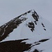 Gipfelhang des Uri Rotstock: meist aper, jedoch auch vereiste Stellen und teils Schneefelder