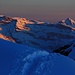 Sonnenaufgang auf dem Mont Fort (3329m):<br /><br />Aussicht aufs Oldenhorn / Becca d'Audon (rechts; 3122,5m) und dem höchsten Gipfel Waadts, dem Sommet des Diablerets (links; 3209,7m).
