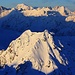 Aussicht vom Mont Fort (3329m) über den Bec des Rosses (3223m) zum Mont Blanc Massiv.