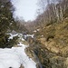 Sui traversi scivolosi verso il rifugio Sant'Anna